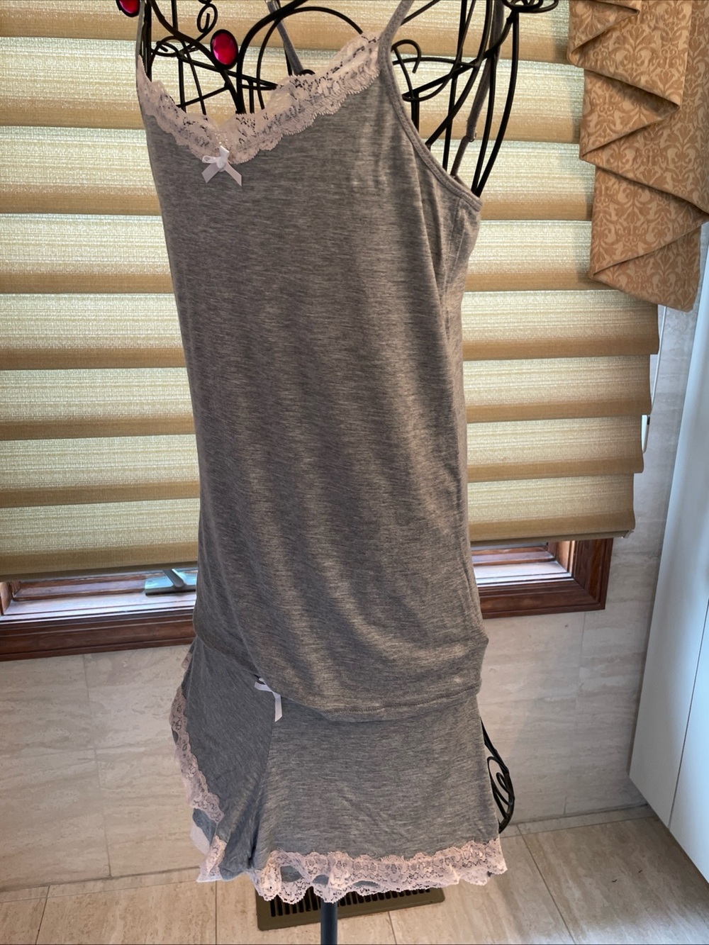 Honeydew Women's Gray & Pink Lace Trim Sleep Tank & Shorts Loungewear Size Med - Picture 4 of 12